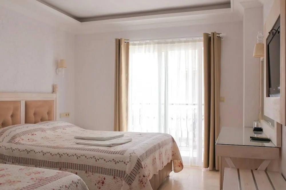 Standard Tek Büyük veya İki Ayrı Yataklı Oda