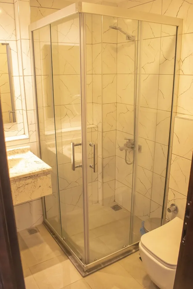 Superior Tek Büyük Yataklı Oda, 1 Çift Kişilik Yatak, Balkon/Veranda, Kısmi Deniz Manzaralı