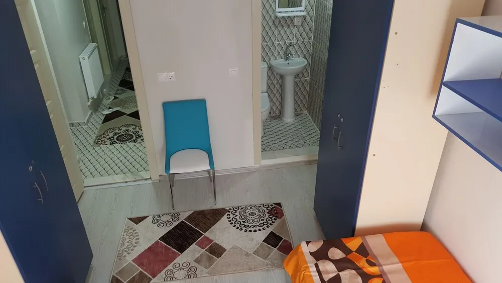 Economy Üç Kişilik Oda, Sadece erkekler için