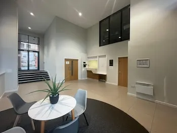 Adelphi Wharf Apartments by Beehosting