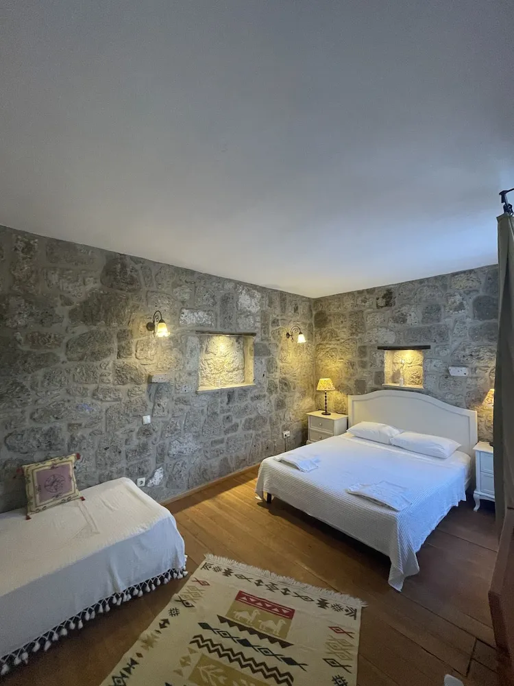 Deluxe Üç Kişilik Oda