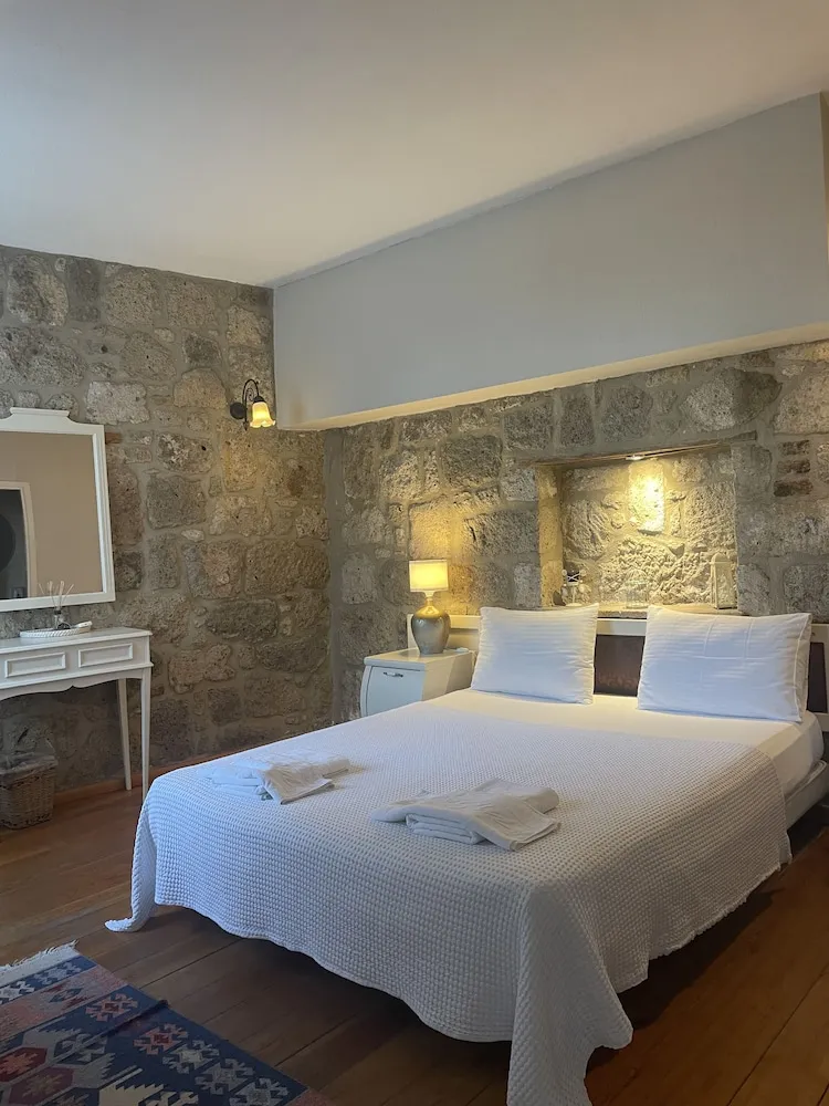 Deluxe Üç Kişilik Oda