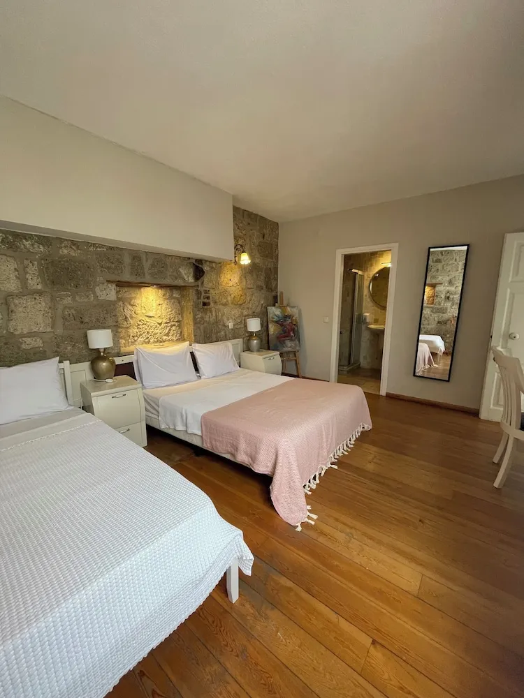Deluxe Üç Kişilik Oda
