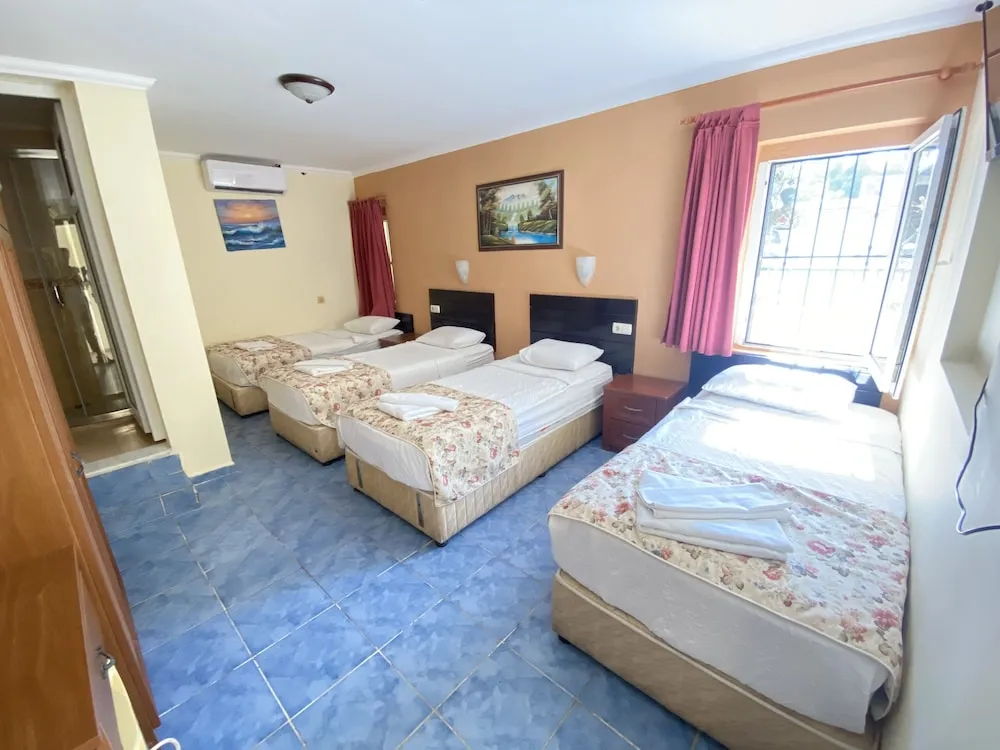 Standard Dört Kişilik Oda