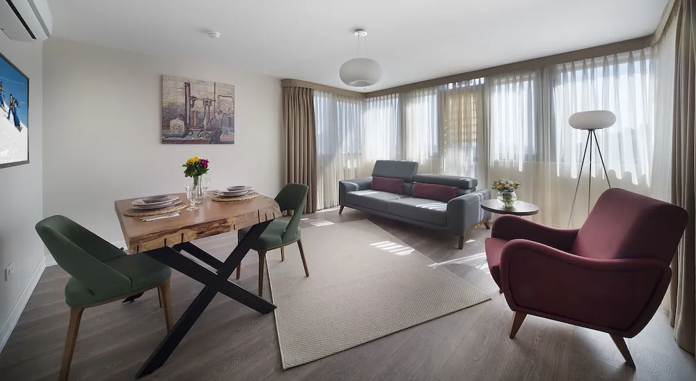 Terrace City Suite