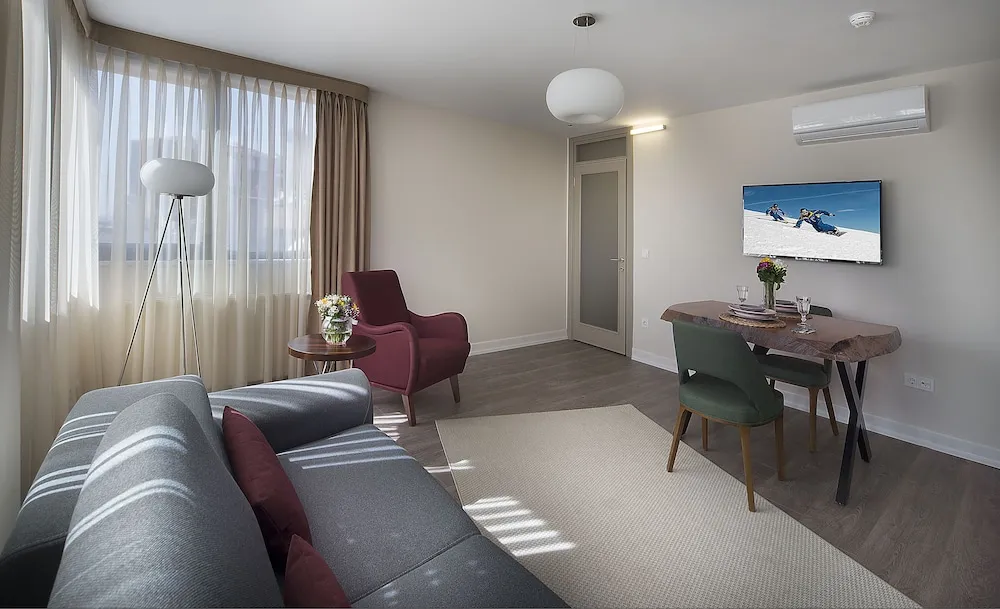 Terrace City Suite