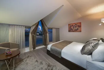 The Clock Suites