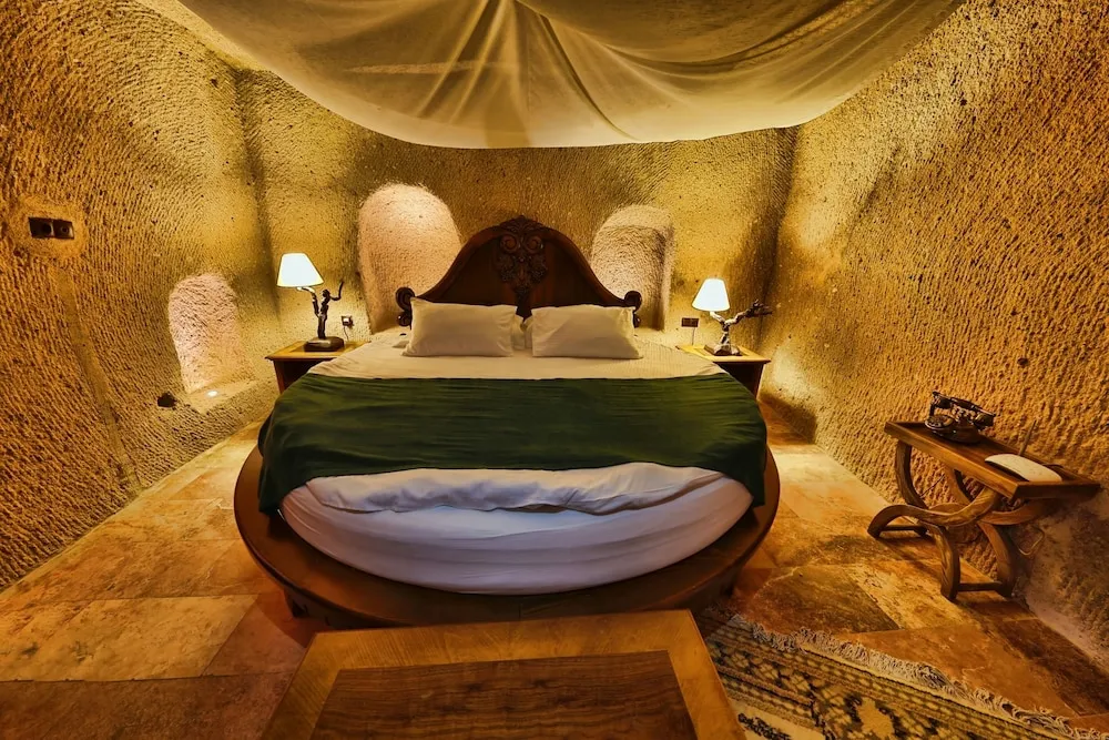 Deluxe Suite with Chimney