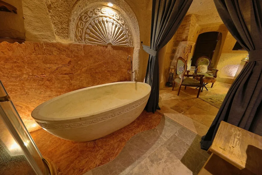 Deluxe Suite with Chimney