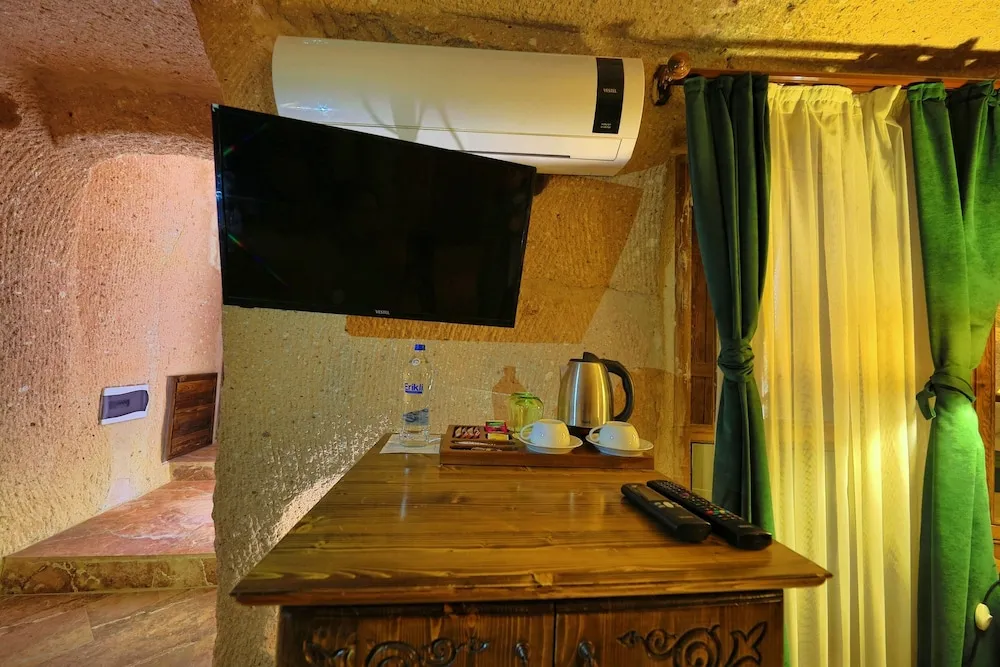 Deluxe Suite with Chimney