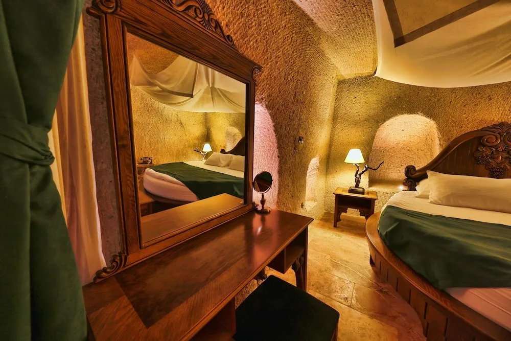 Deluxe Suite with Chimney