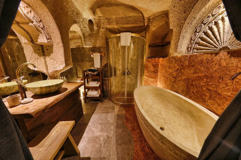 Deluxe Suite with Chimney