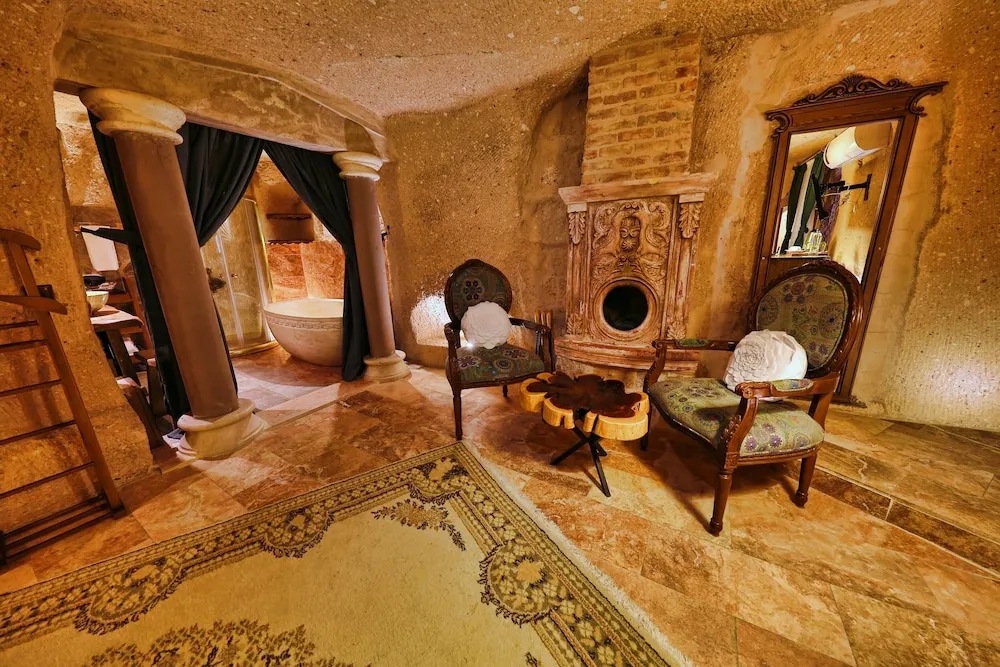 Deluxe Suite with Chimney