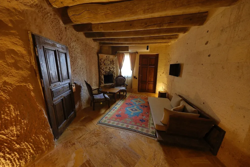 Honeymoon King Suite