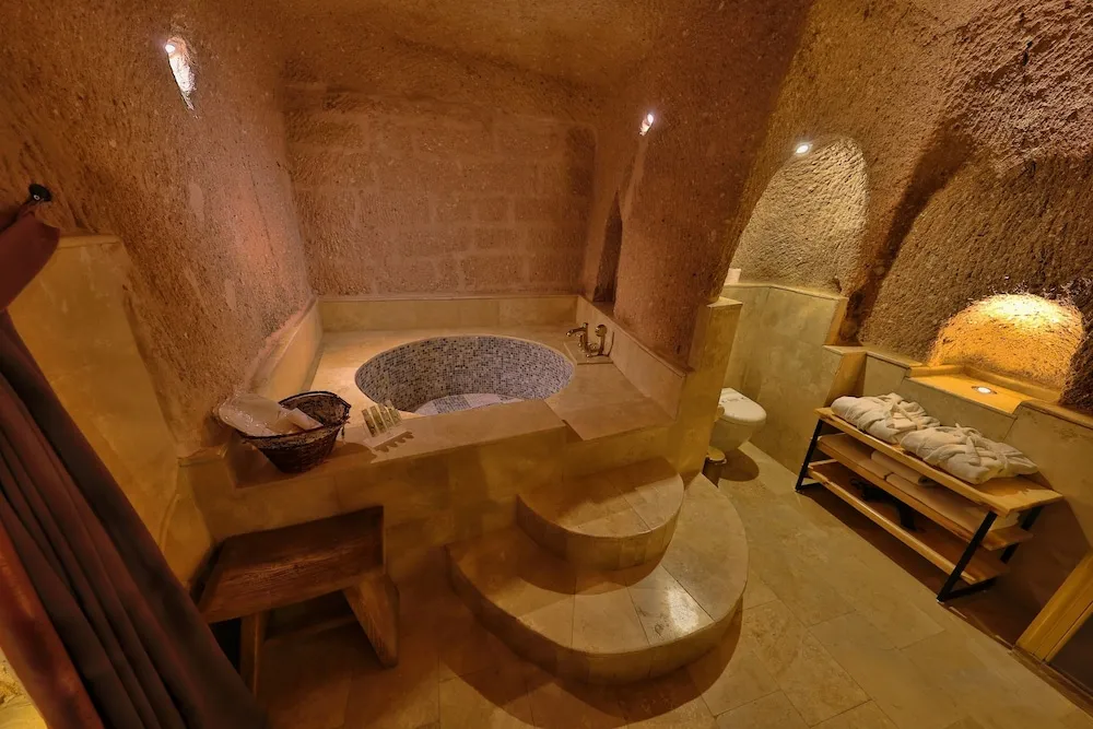 Honeymoon King Suite