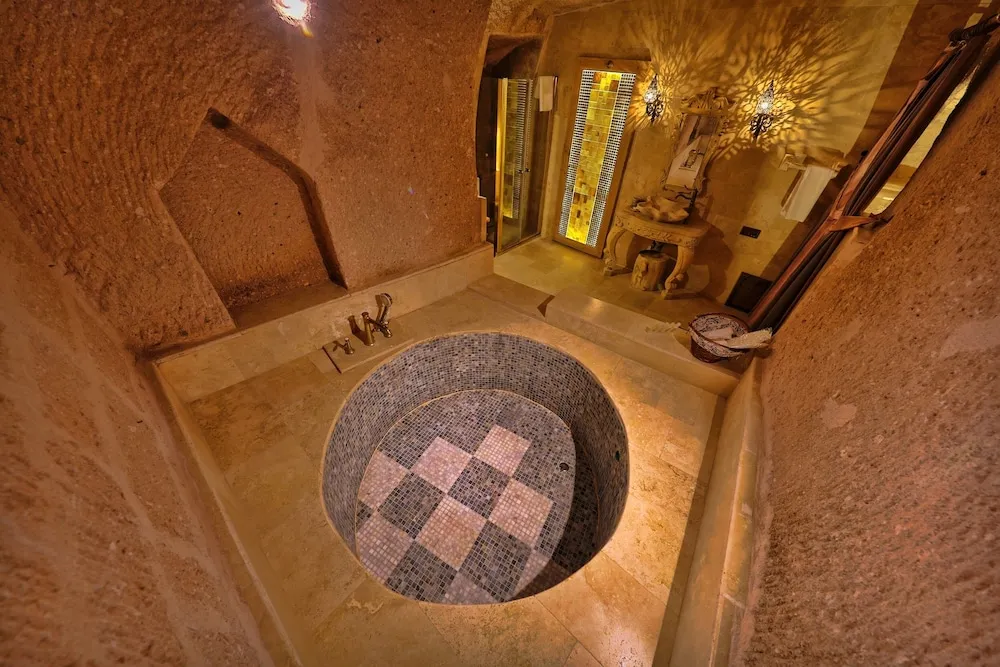 Honeymoon King Suite