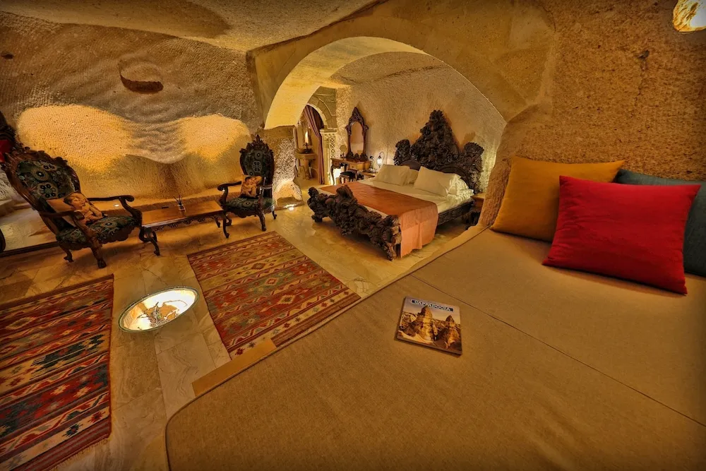 Honeymoon King Suite