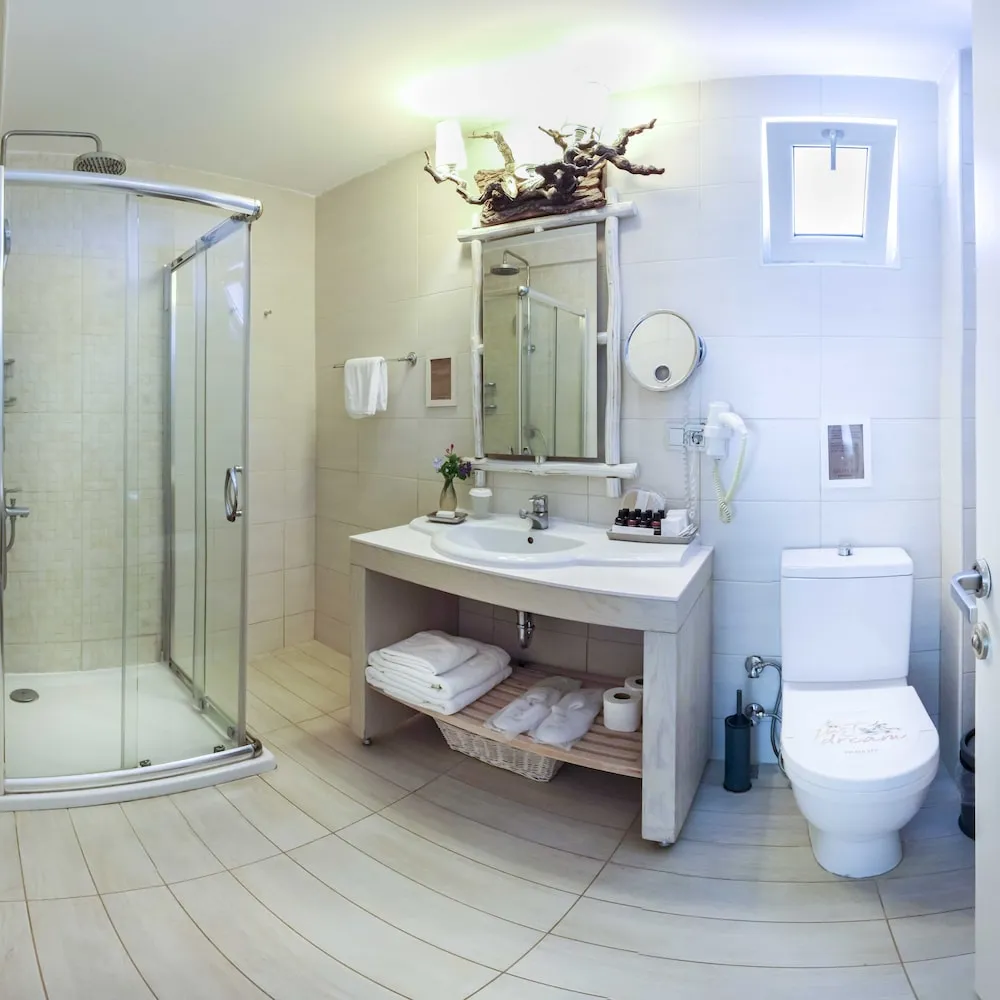 Deluxe Room with River & Forest View