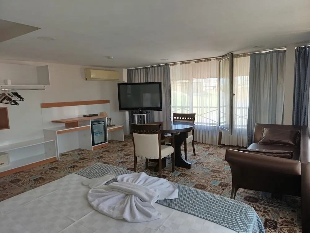 Deluxe Tek Büyük Yataklı Oda