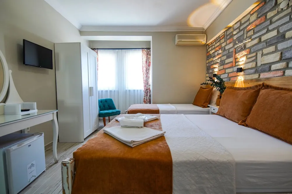 Deluxe Üç Kişilik Oda, Deniz Manzaralı
