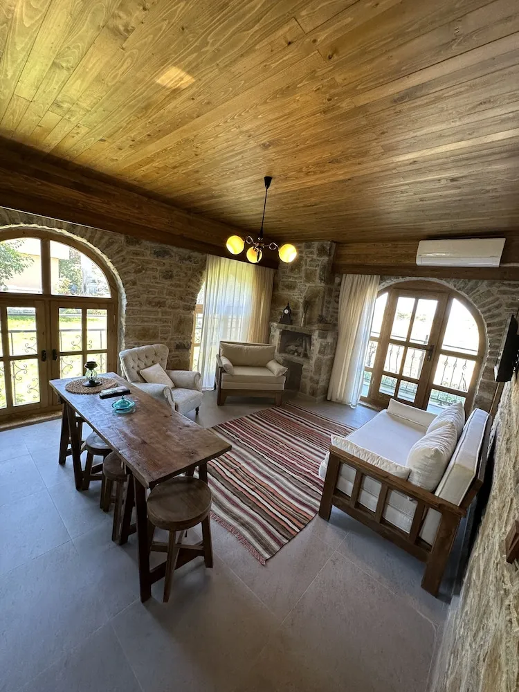 Traditional Kır Evi