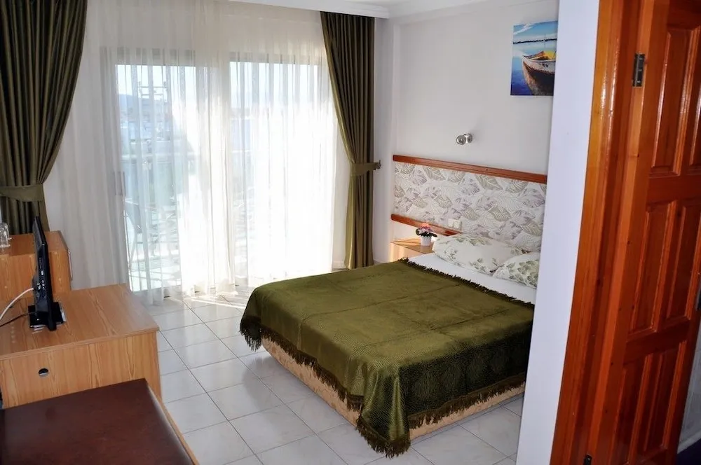 Standard Tek Büyük veya İki Ayrı Yataklı Oda, Balkon, Deniz Manzaralı