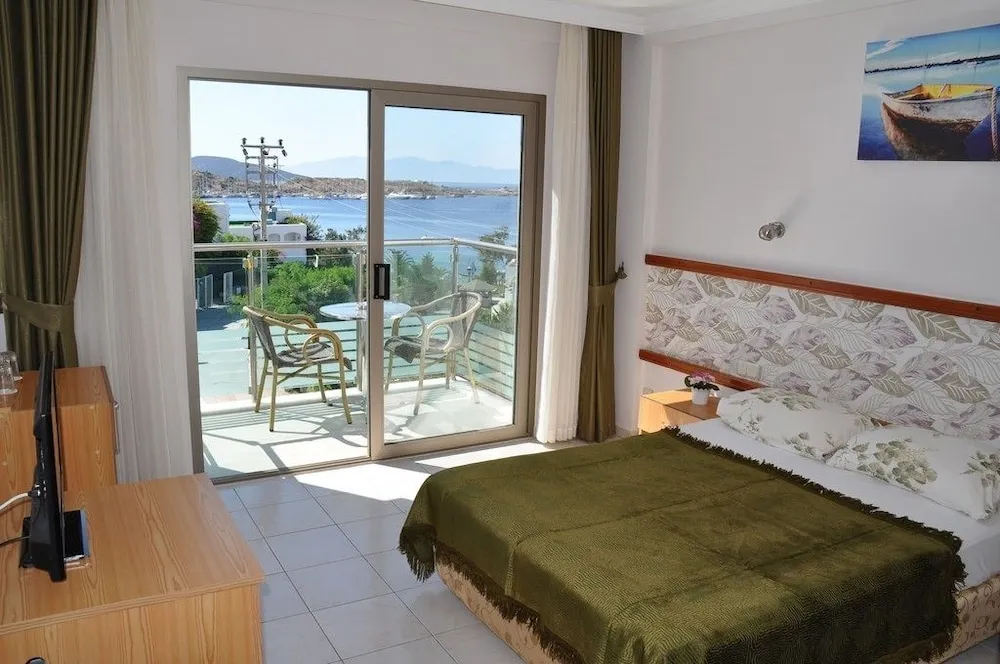 Standard Tek Büyük veya İki Ayrı Yataklı Oda, Balkon, Deniz Manzaralı