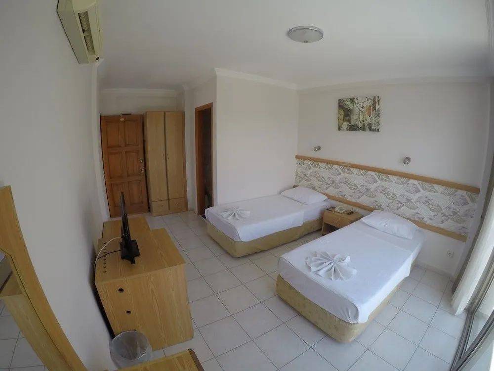 Standard Tek Büyük veya İki Ayrı Yataklı Oda, Balkon, Deniz Manzaralı