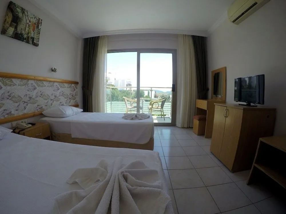 Standard Tek Büyük veya İki Ayrı Yataklı Oda, Balkon, Deniz Manzaralı