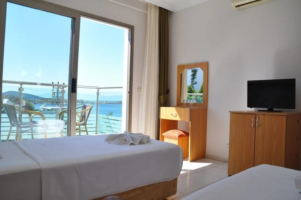 Standard Tek Büyük veya İki Ayrı Yataklı Oda, Balkon, Deniz Manzaralı
