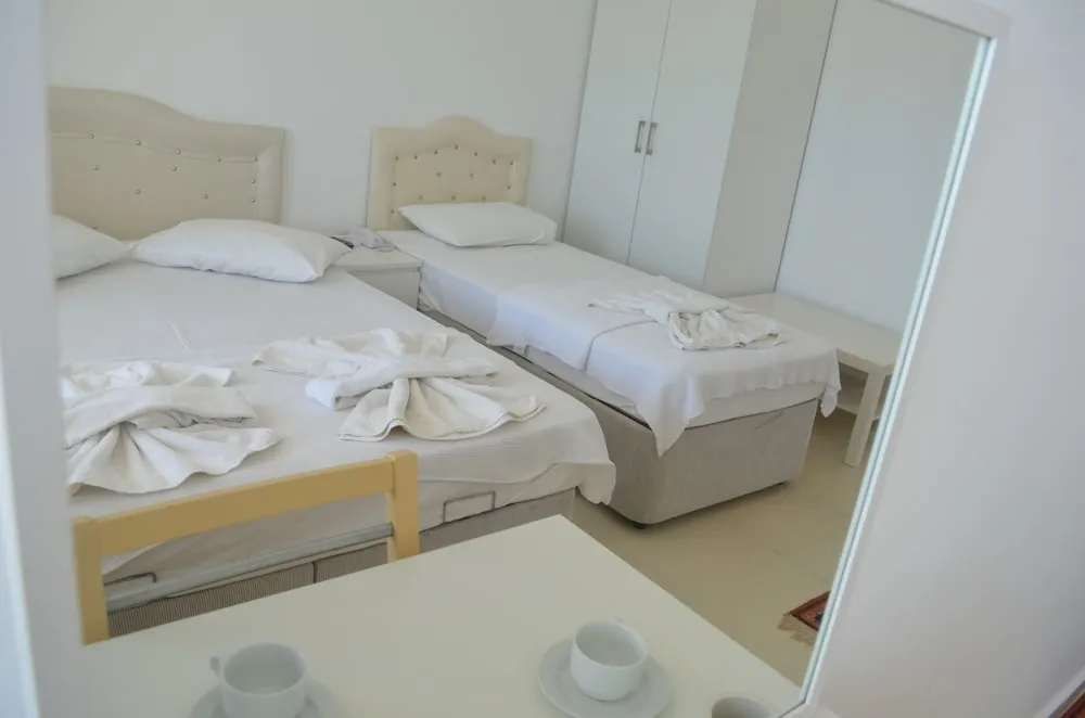 Standard Üç Kişilik Oda, Deniz Manzaralı
