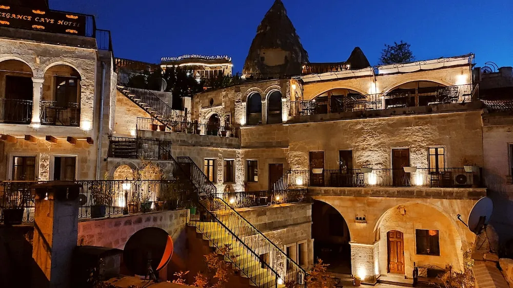 Elegance Cave Suites