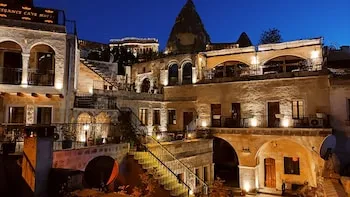 Elegance Cave Suites