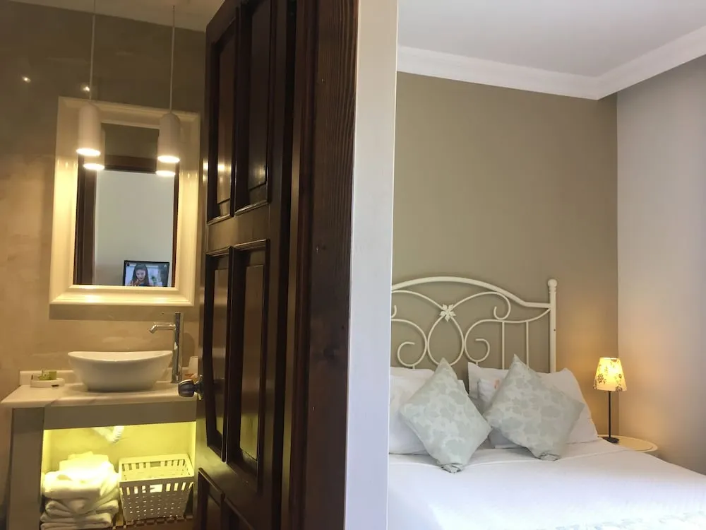 Oda, Balkon, Avlu Manzaralı