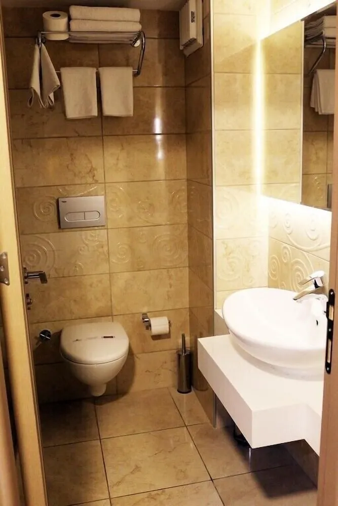 Deluxe Üç Kişilik Oda