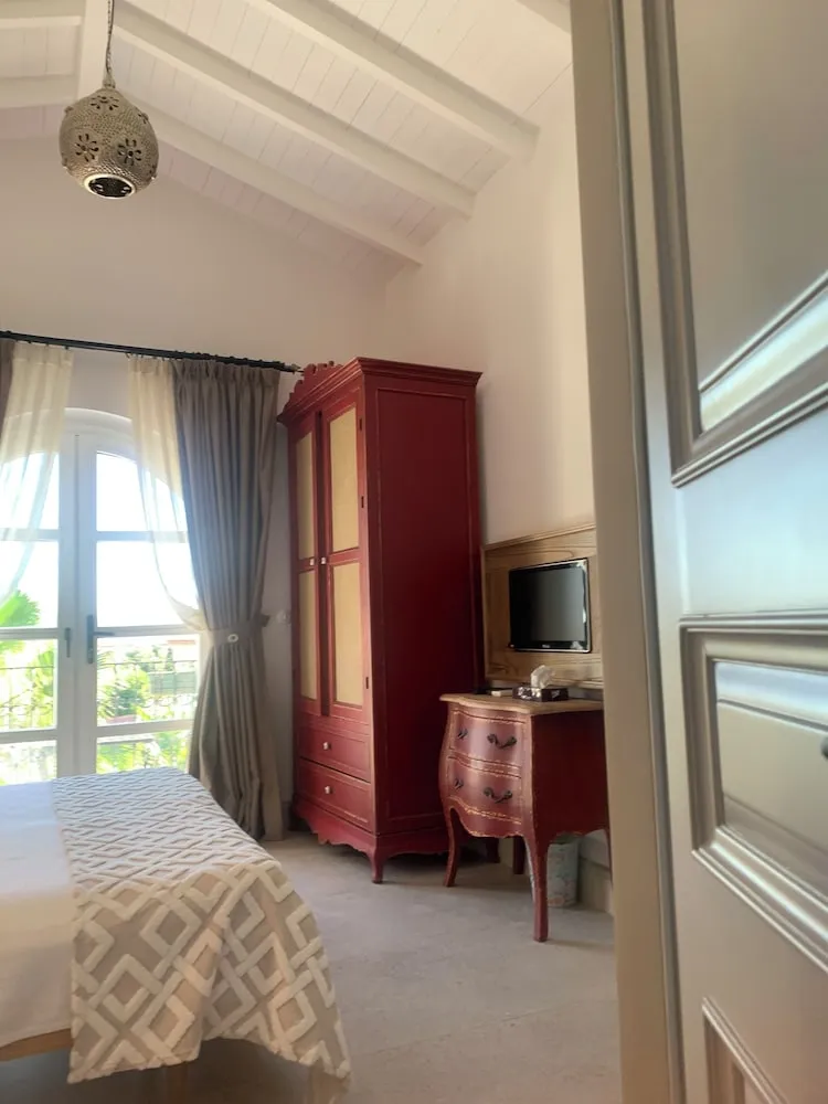 Standard Tek Büyük veya İki Ayrı Yataklı Oda