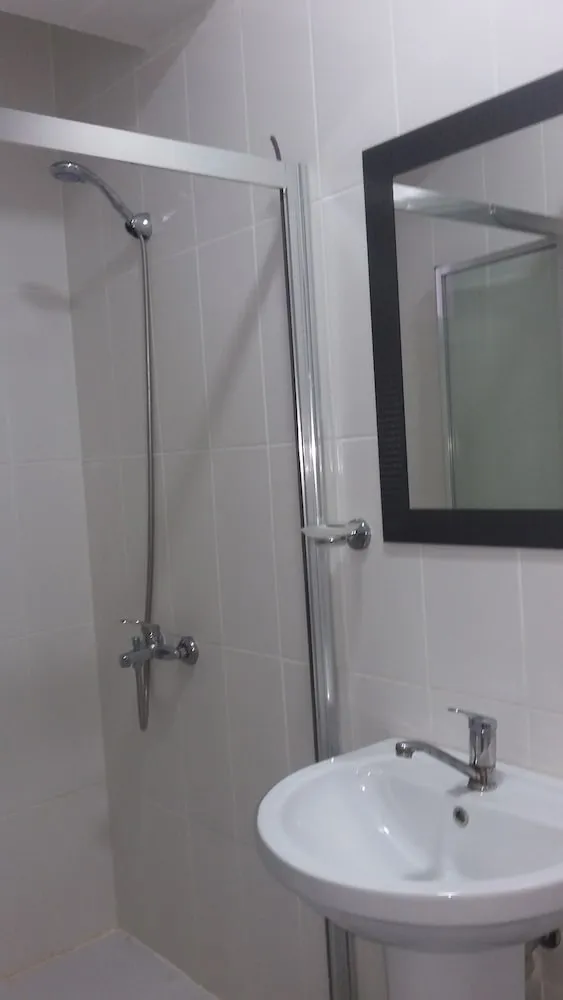 Standard Tek Büyük veya İki Ayrı Yataklı Oda