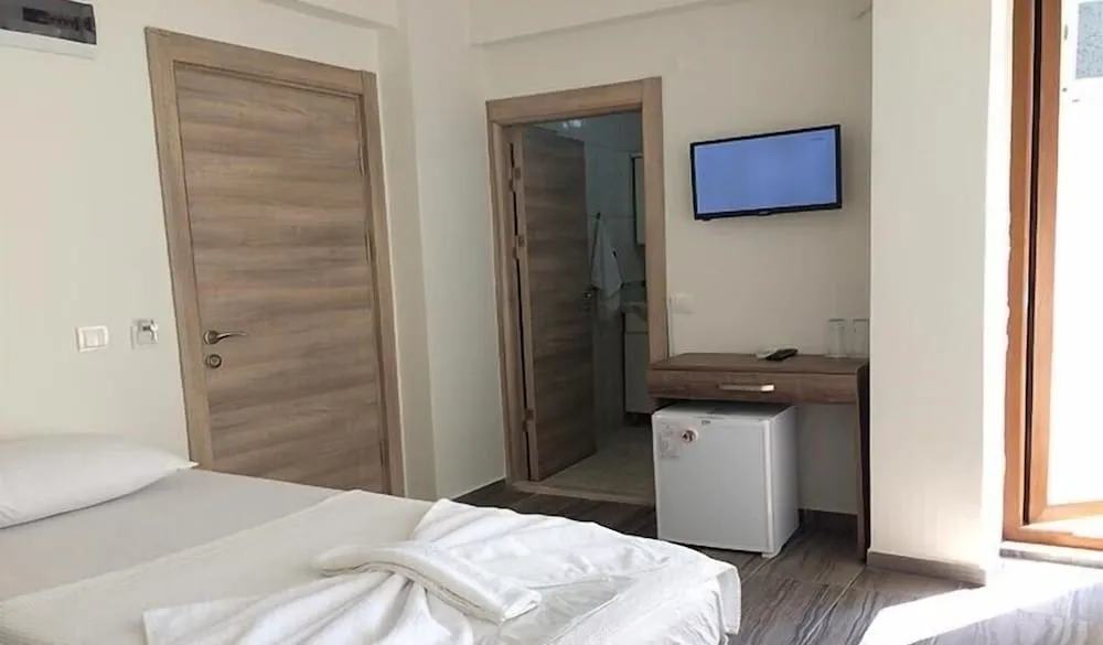 Standard Tek Büyük veya İki Ayrı Yataklı Oda