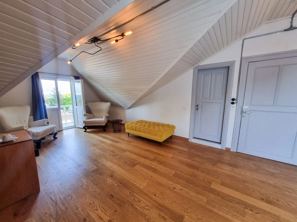 Süit, Balkon, Deniz Manzaralı