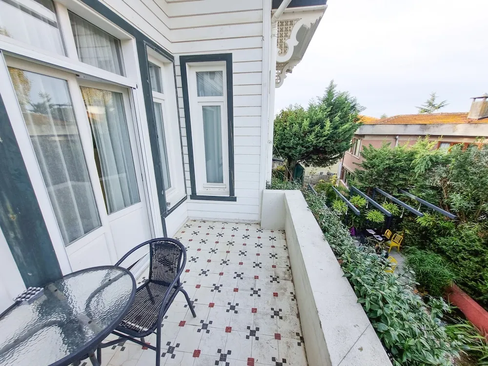 Süit, Balkon