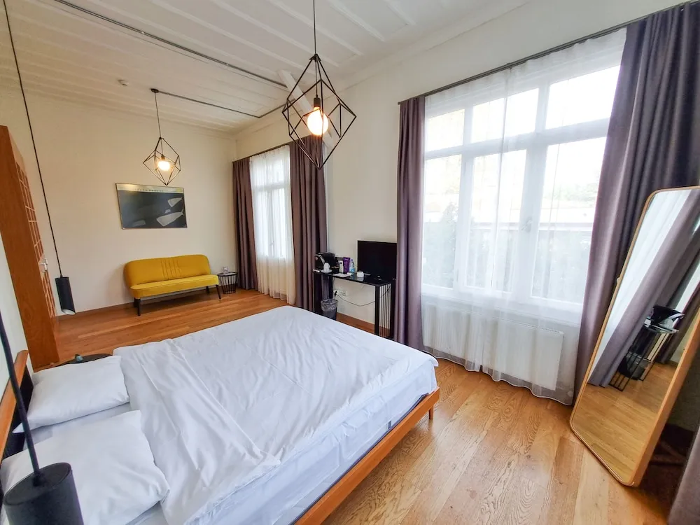 Süit, Balkon