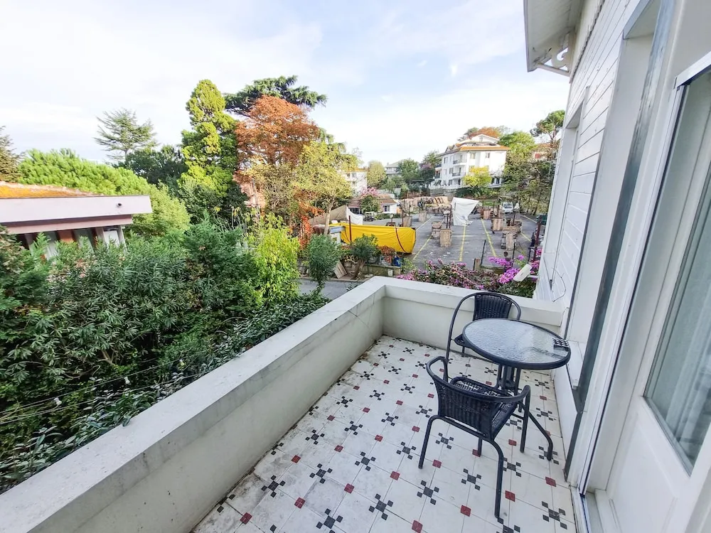 Süit, Balkon
