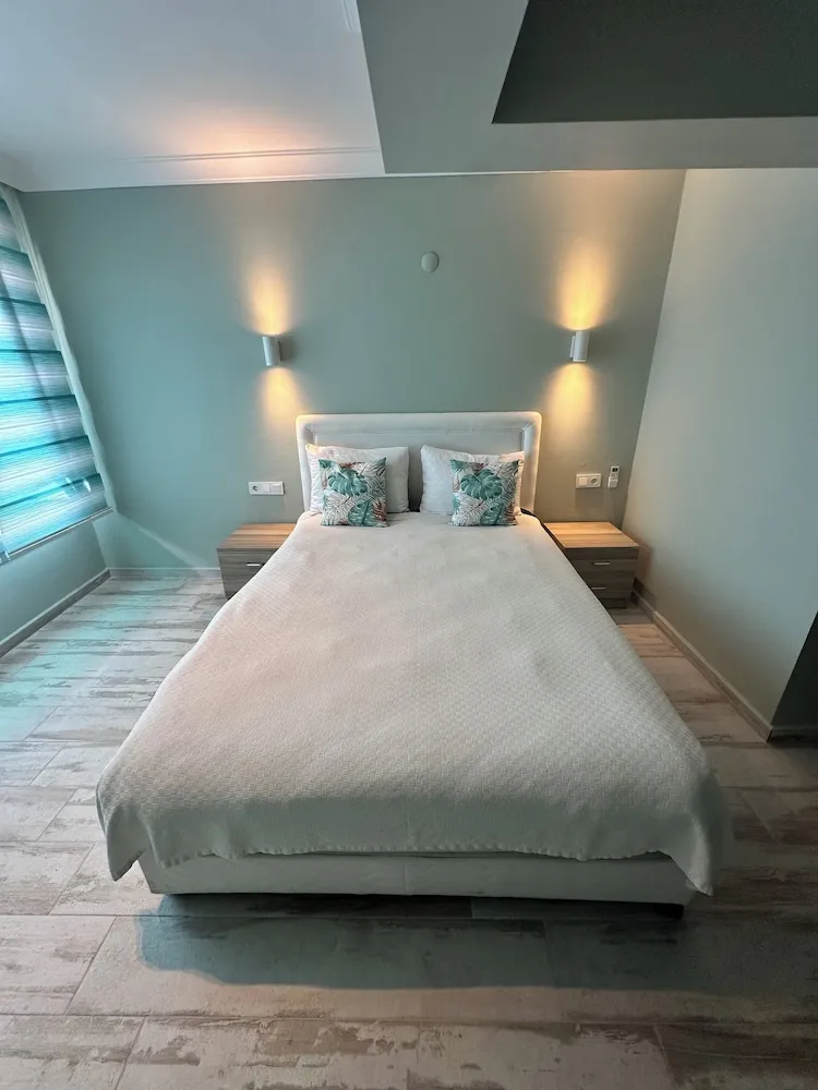 Standard Tek Büyük Yataklı Oda