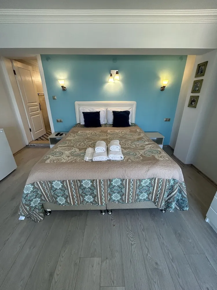 Standard Tek Büyük Yataklı Oda