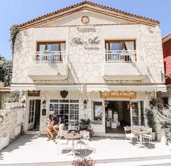 Peri Art Hotel