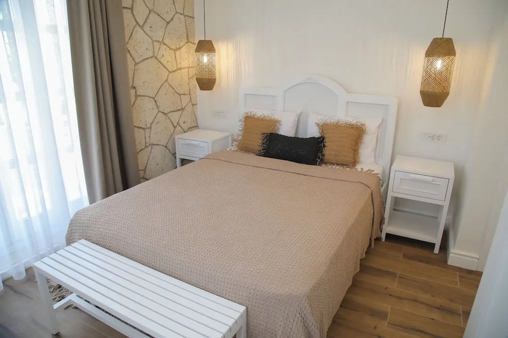 Deluxe Oda, Havuz Manzaralı