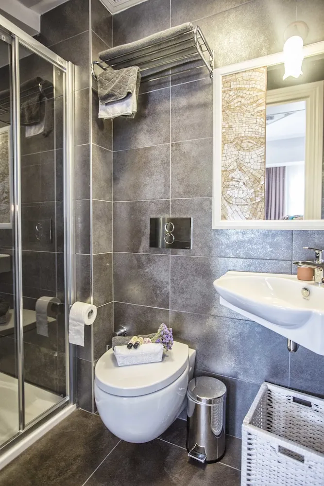 Deluxe Tek Büyük veya İki Ayrı Yataklı Oda, Sigara İçilmez, Deniz Manzaralı