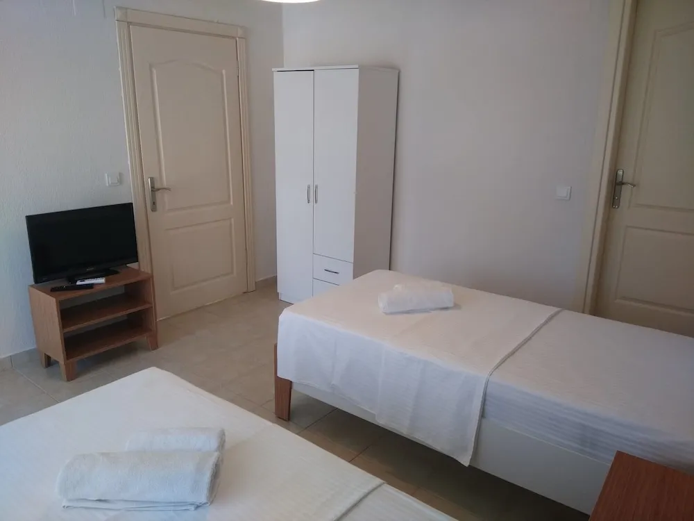 Oda, Havuz Manzaralı