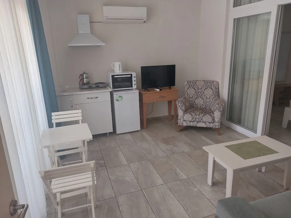 Junior Süit, Havuz Manzaralı