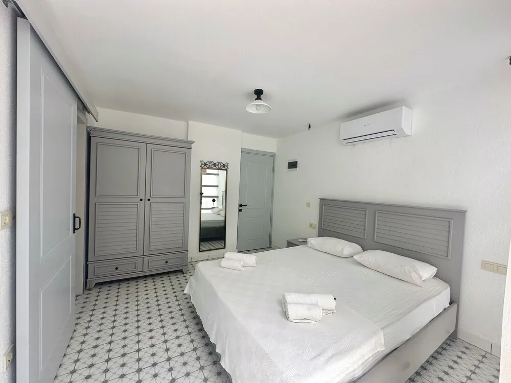 Economy Room, 2 Queen Beds, Connecting Rooms (Basement Floor)